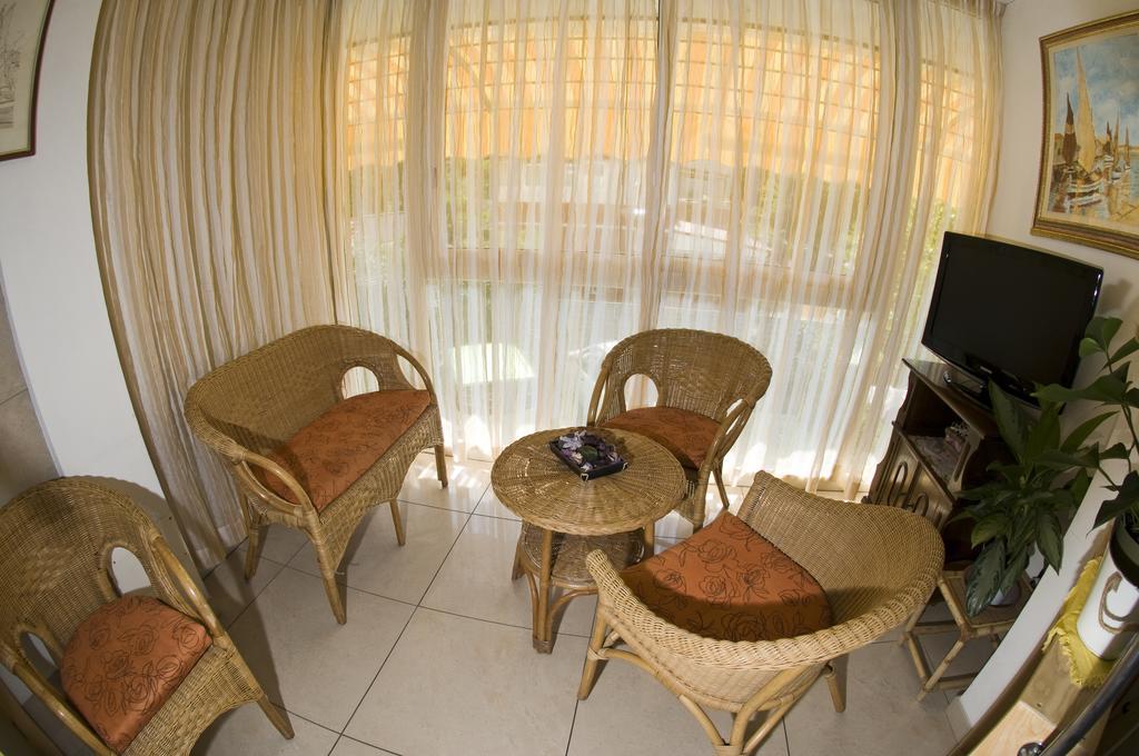 Hotel Donatello Чезенатико Экстерьер фото