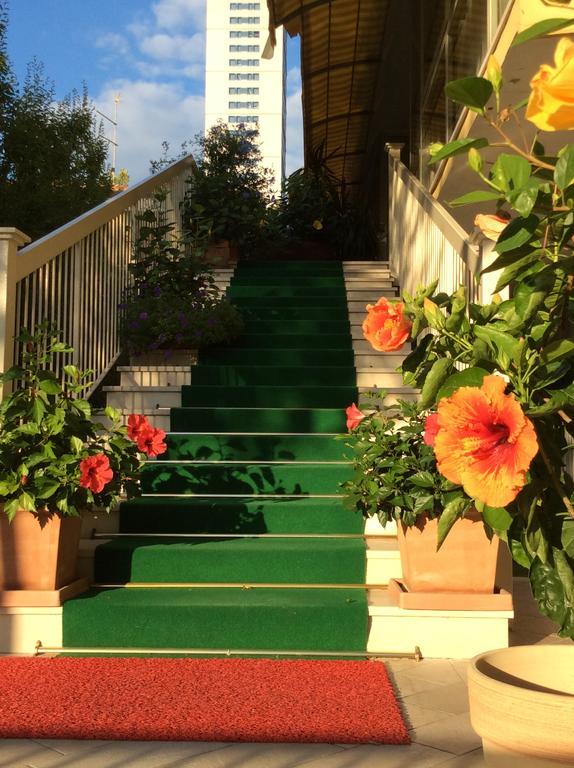 Hotel Donatello Чезенатико Экстерьер фото