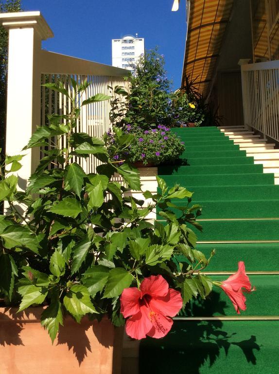 Hotel Donatello Чезенатико Экстерьер фото
